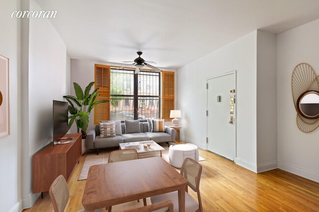 Foto del edificio - 446 Chauncey St