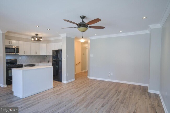 Foto del edificio - 9555 James St