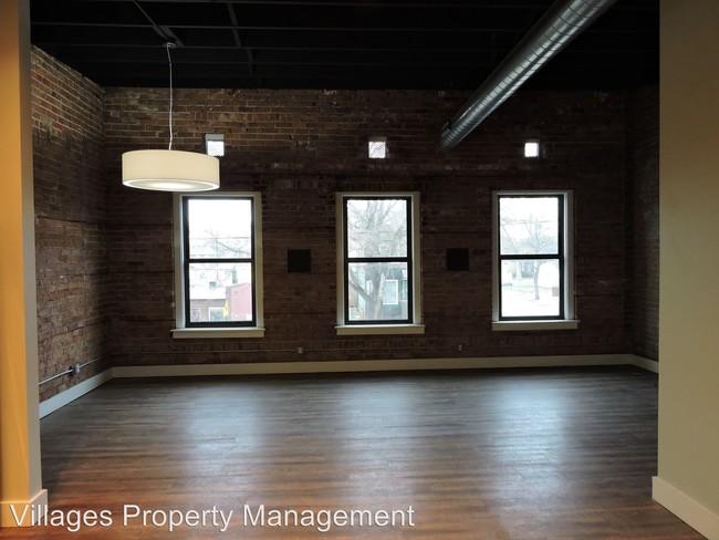 Building Photo - 8044 Kercheval St