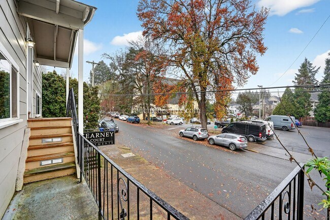 Building Photo - Charming 1 Bedroom in Portland’s Nob Hill Neighborhood