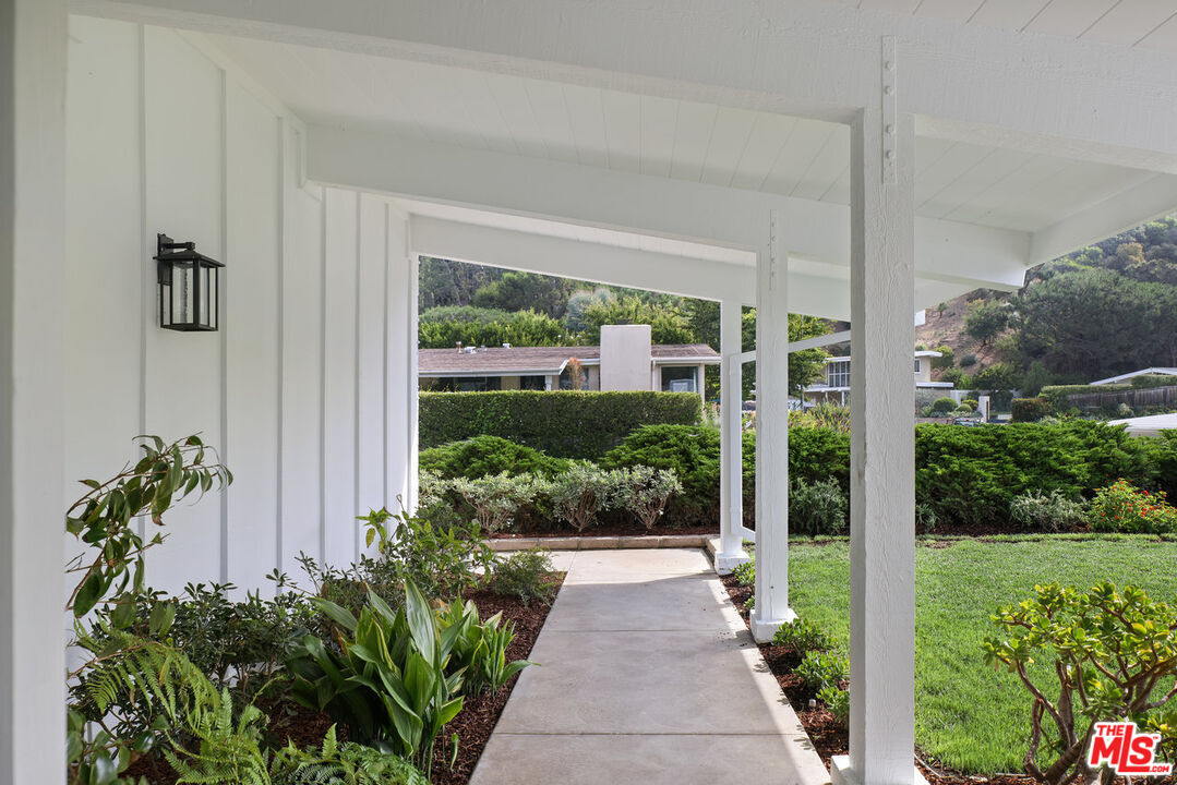 Primary Photo - 1279 El Hito Cir