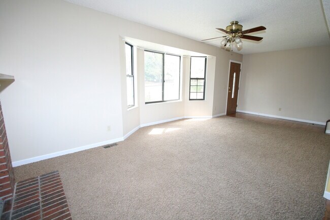Foto del edificio - Wonderful 3 bedroom home close to Palmer P...