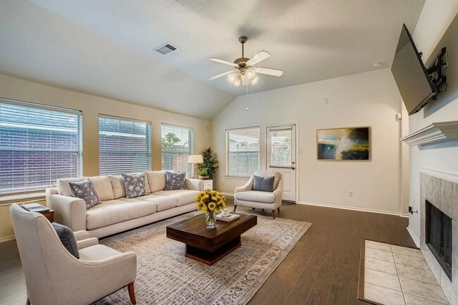 Foto del edificio - 24607 Tribeca Ln