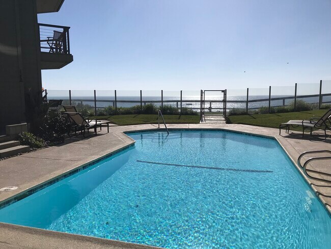 Building Photo - 940 Sealane Dr