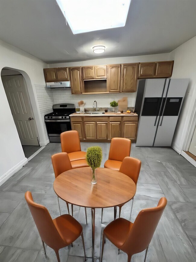 Foto del edificio - 739 Grand St