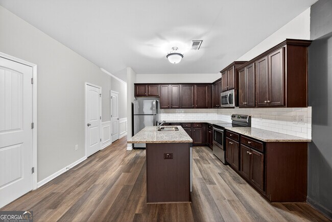 Foto del edificio - 4497 Ravenwood Dr