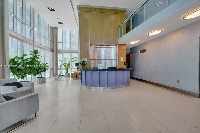 Foto del edificio - 480 NE 30th St