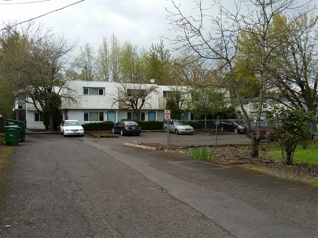 Building Photo - 213 SE 192nd Ave