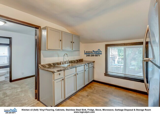 Foto del edificio - 2/1.5 Upper Flat w/Fncd-in Yrd,Frdg,Stv,Mc...