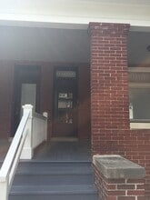 Building Photo - 836 Dewey Ave