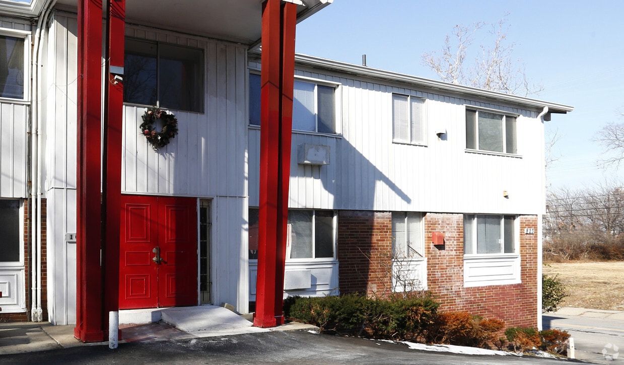 Primary Photo - 823 Lincoln Ave