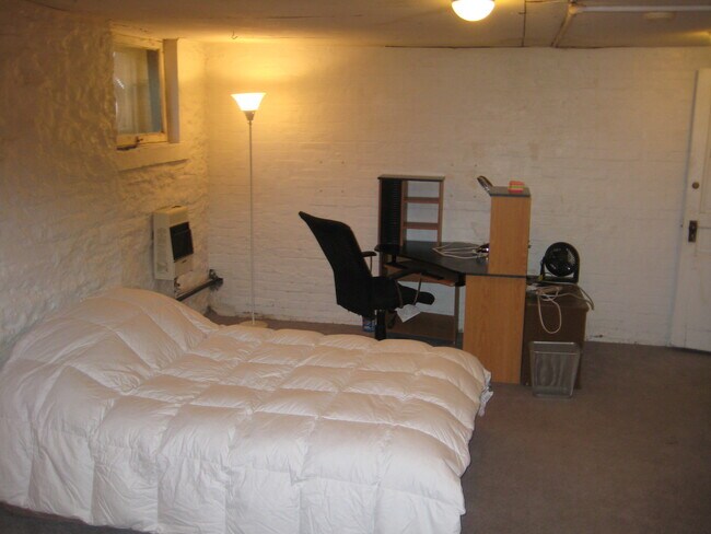 BR 1 - 5601 Wilkins Ave