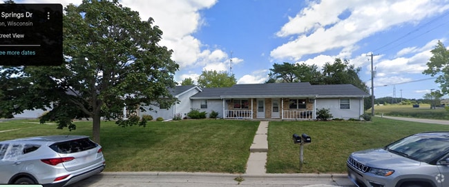 Building Photo - 1074 Mineral Springs Dr
