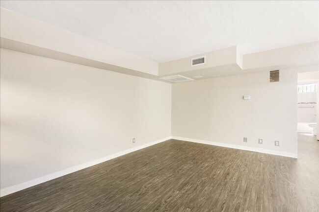 Foto del edificio - 10223 S Crenshaw Blvd