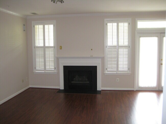 Living room - 1304 Garden Wall Cir