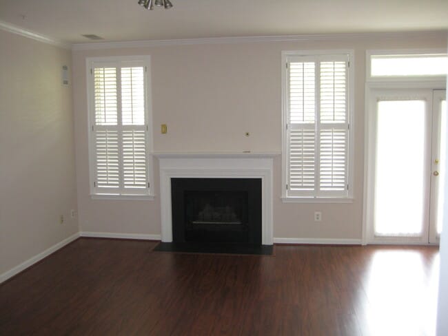 Living room - 1304 Garden Wall Cir