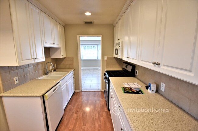 Foto del edificio - 13807 Wyandotte St