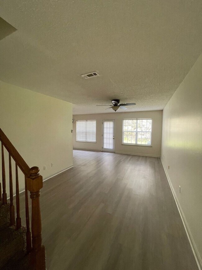 Foto del edificio - Quail Hollow - Beautiful Interior!