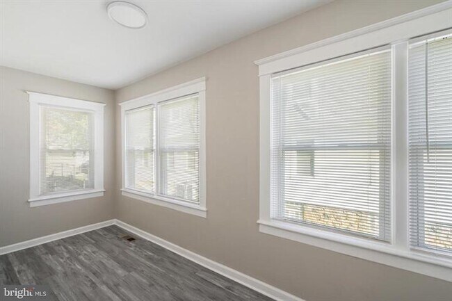 Foto del edificio - 3408 W Forest Park Ave