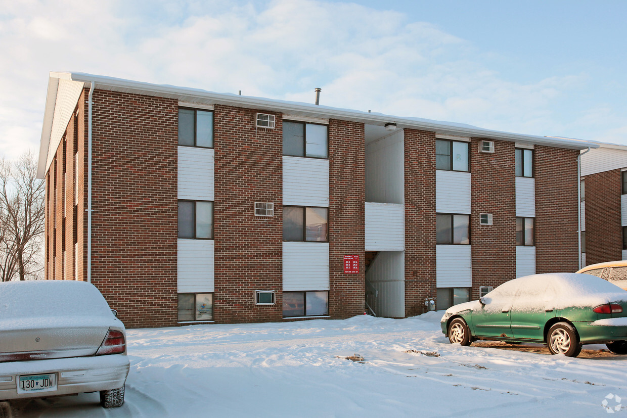 Primary Photo - Fairview Apartments