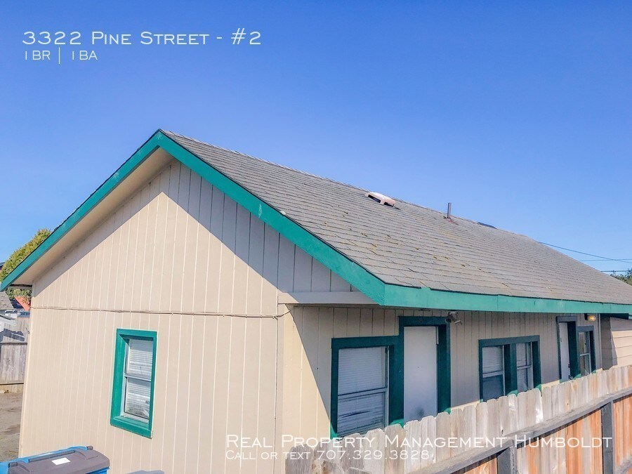 Building Photo - 3322 Pine St