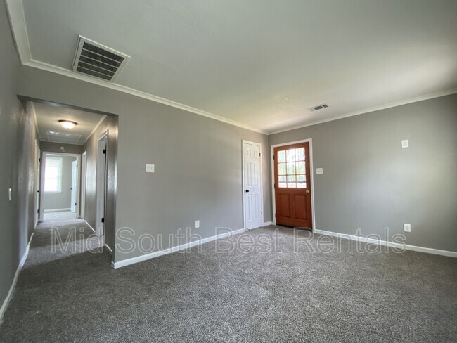 Foto del edificio - 356 W Brooks Rd