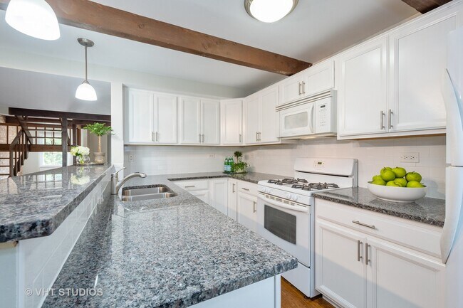 Foto del edificio - 568 W Russell St