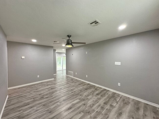 Foto del edificio - 6130 SW Oakcliff Ave