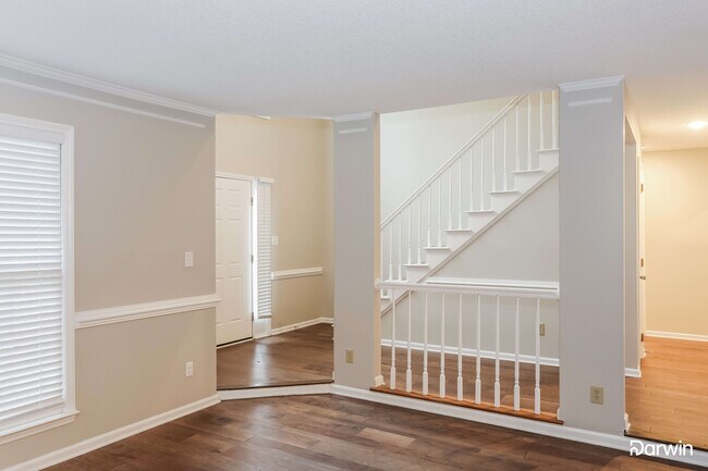 Foto del edificio - 3341 Brownes Ferry Rd, Charlotte, NC 28269