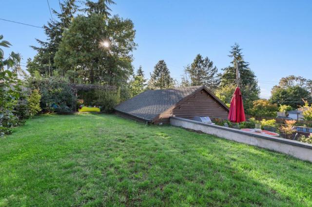 Building Photo - 5 bedroom in Seattle WA 98116
