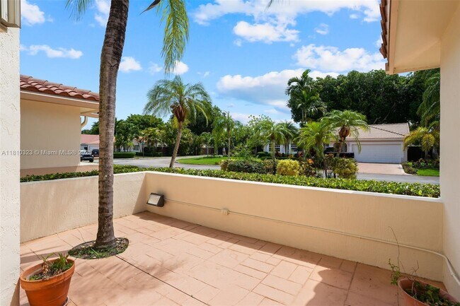 Foto del edificio - 4650 SW 155th Pl