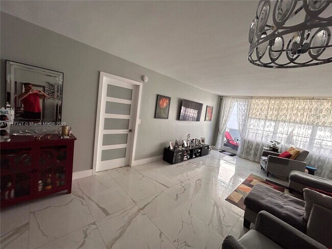 Foto del edificio - 3725 S Ocean Dr