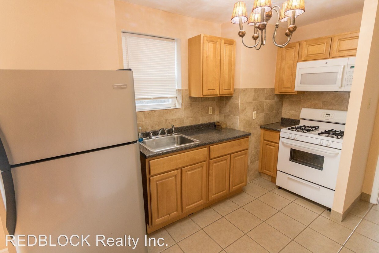 Foto principal - 4831 Longshore Ave