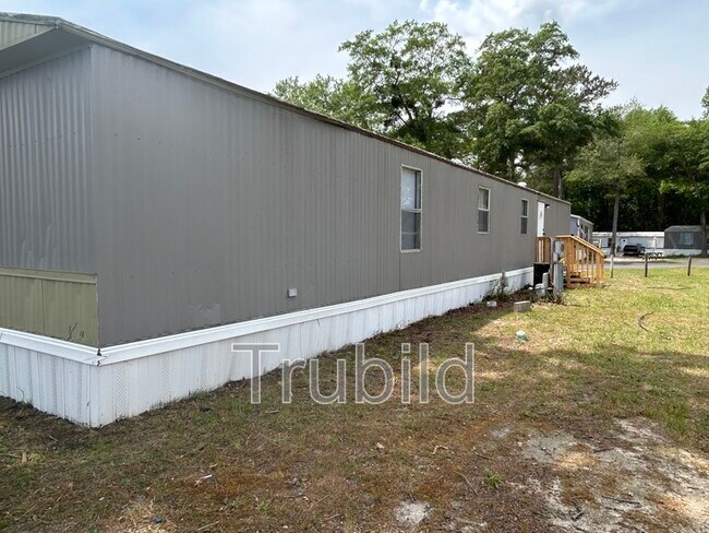 Building Photo - 96 Somerset Dr