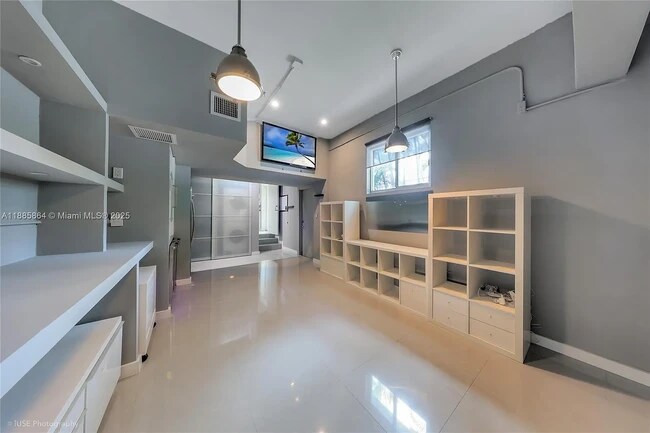 Foto del edificio - 850 N Venetian Dr