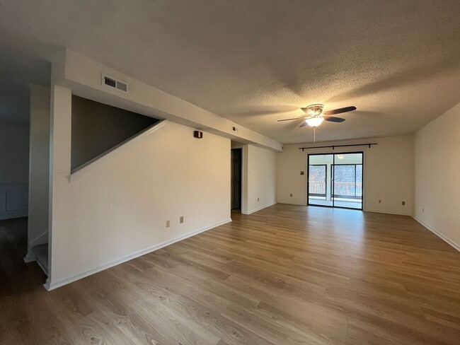 Building Photo - 6428 Whitewater Dr