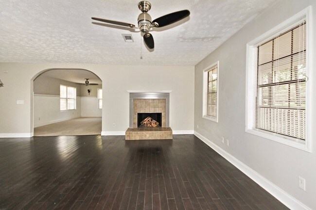 Building Photo - 3515 Estes Park Dr
