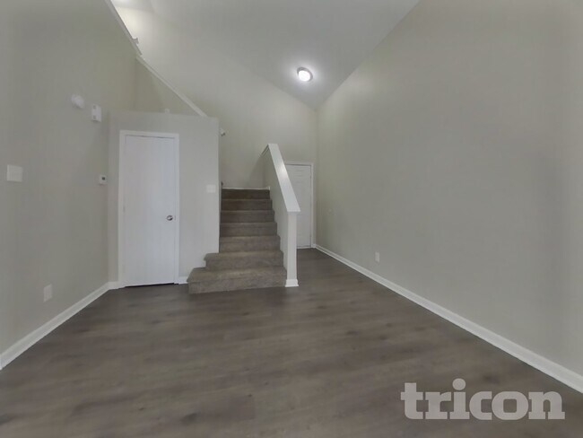Foto del edificio - 4518 Redcliff S Ln