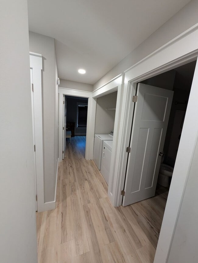 Building Photo - Beautiful home 3 minutes from ETSU!