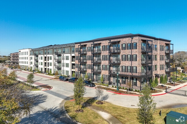 Building Photo - The Chloe
