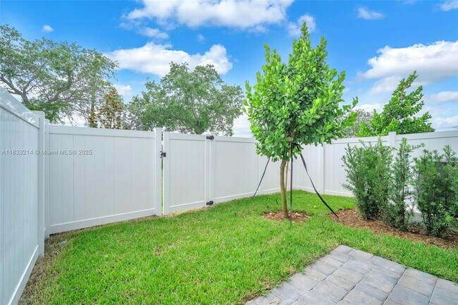 Building Photo - 142 SW 171st Way