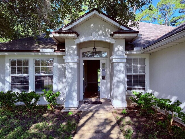 Foto del edificio - Stunning Lakefront Retreat: 3BR/2BA Home w...