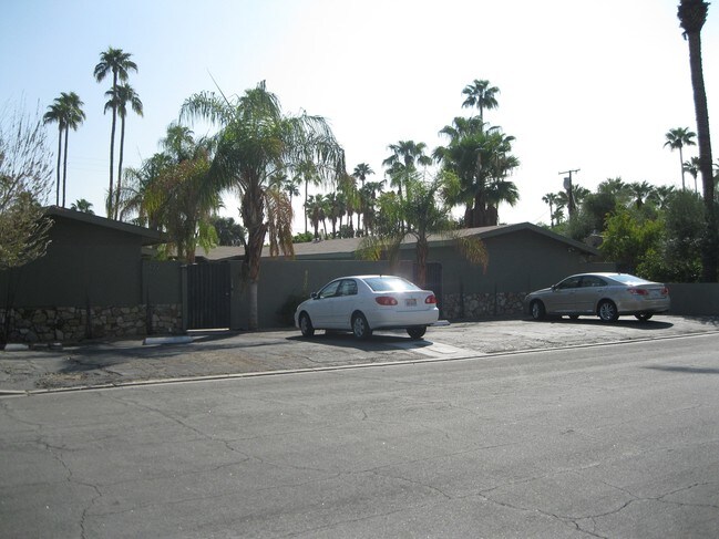 Front exterior view - 621 S Warm Sands Dr