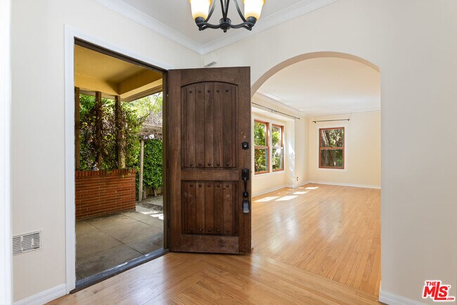 Building Photo - 1974 Preuss Rd