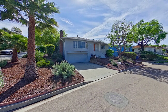 Building Photo - 1462 Glengarry Rd