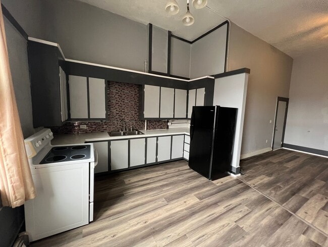 Photo - 317 S Clinton Ave Apartment