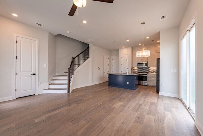 Foto del edificio - Amazing 3 bedroom, 2 bathroom home in East Austin!