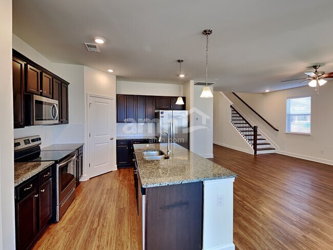 Foto del edificio - 4301 Spregan Way