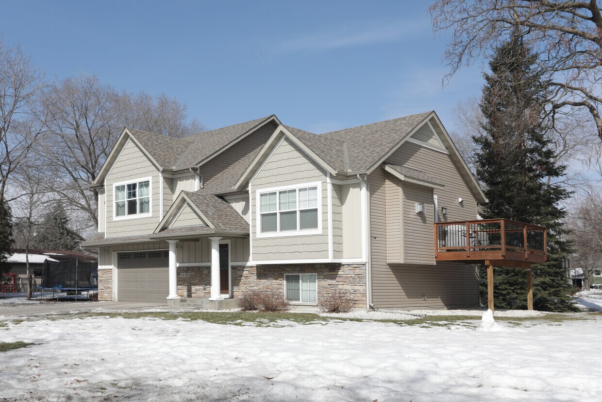3/17/22 - 1871 7th St E