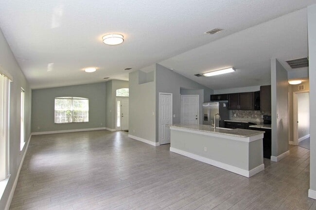 Photo - Renovated 4/2 Pool home in a cul-de-sac